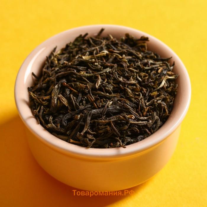 Подарочный набор «Золотому учителю»: чай зелёный с жасмином 50 г., кружка 300 мл.